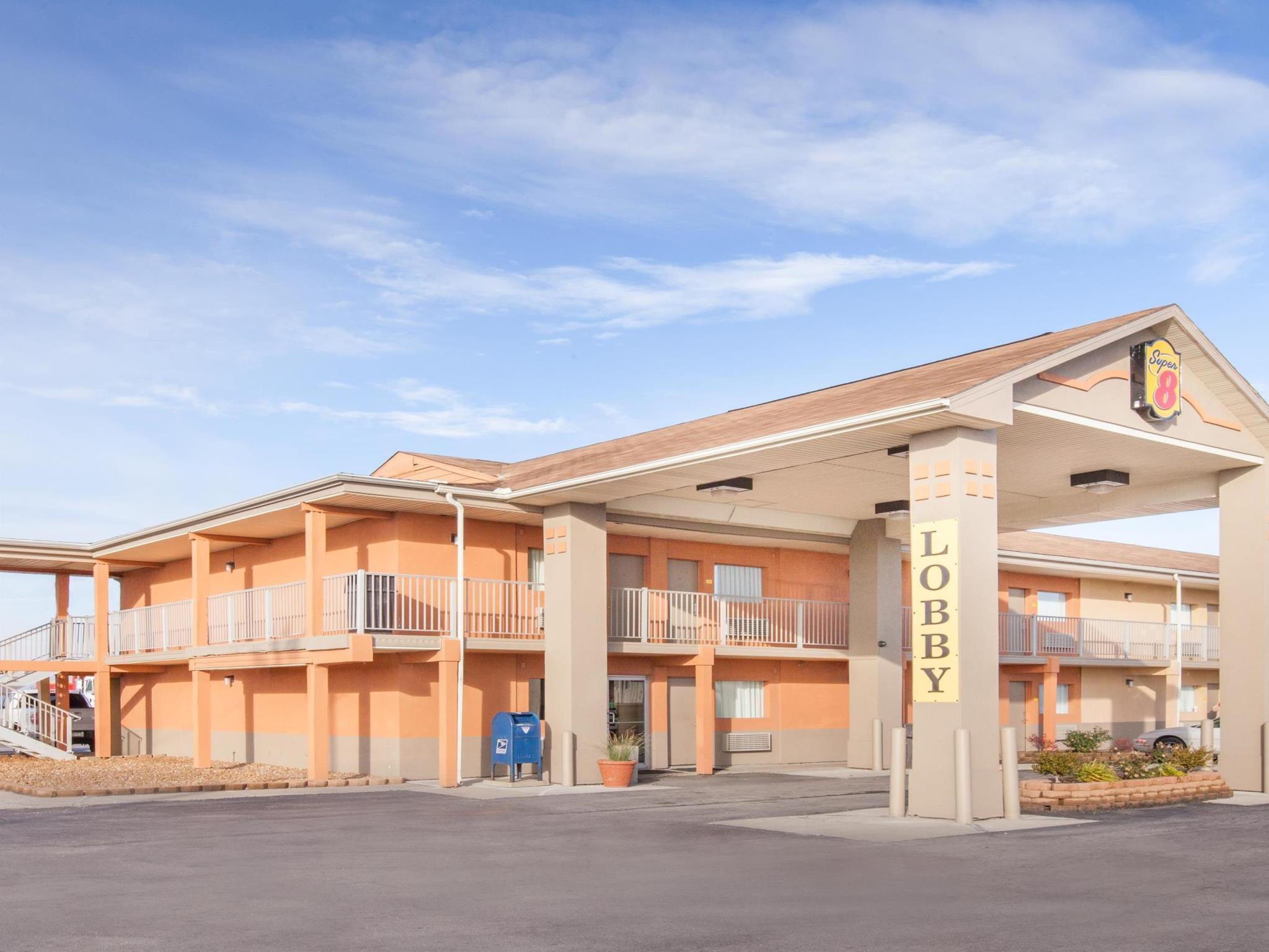 Super 8 By Wyndham Millbury/Toledo Hotel Exterior photo