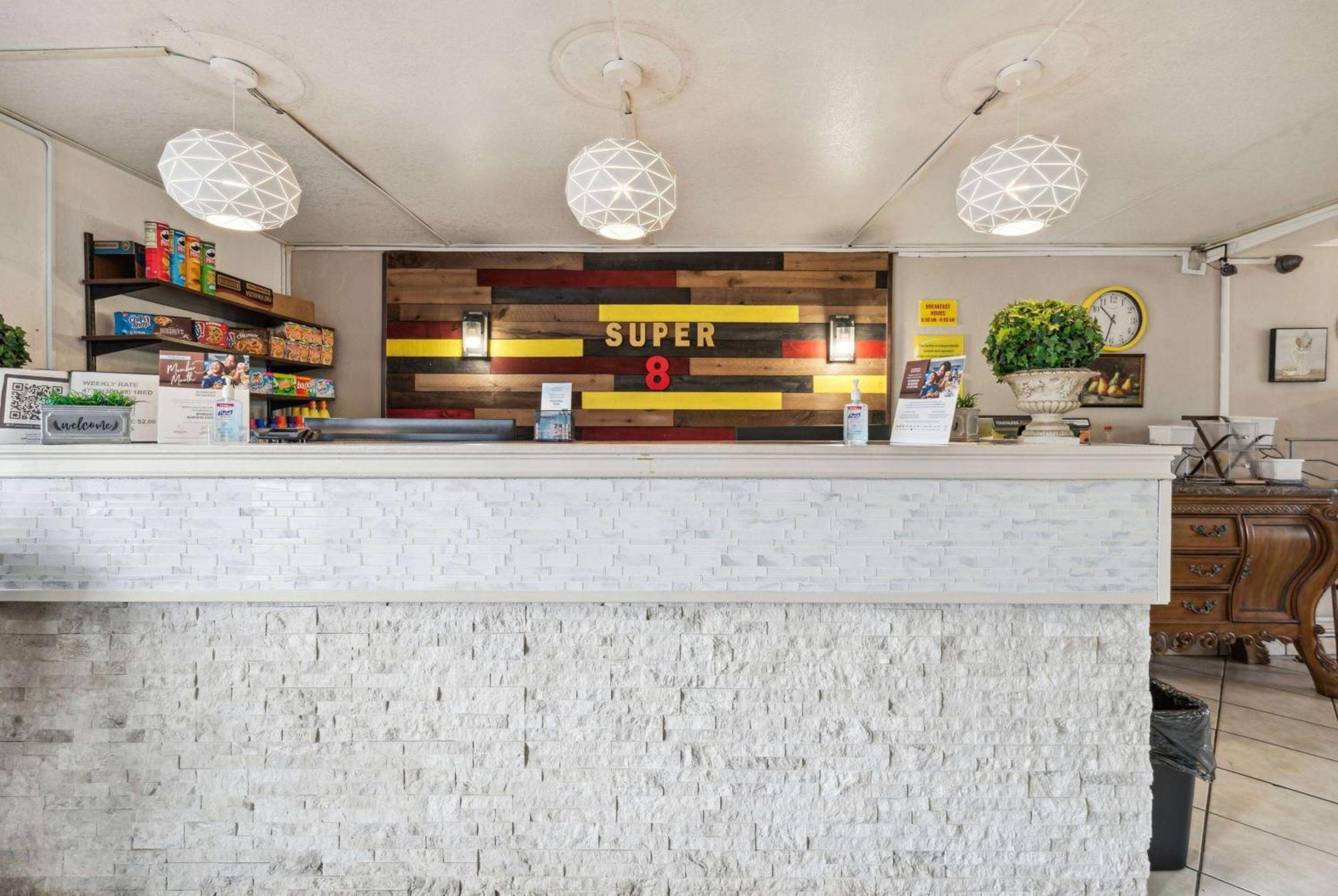 Super 8 By Wyndham Millbury/Toledo Hotel Exterior photo