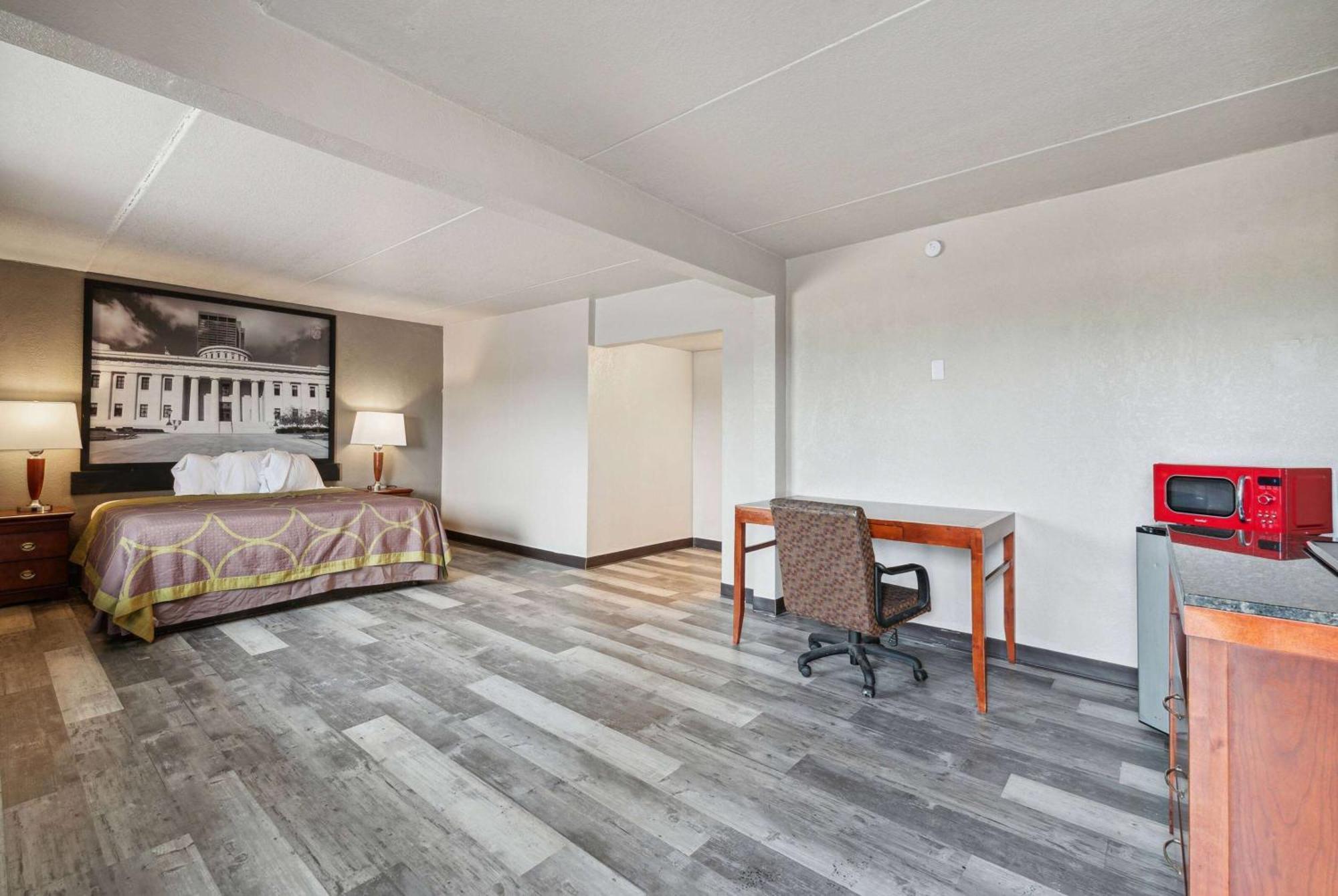 Super 8 By Wyndham Millbury/Toledo Hotel Exterior photo